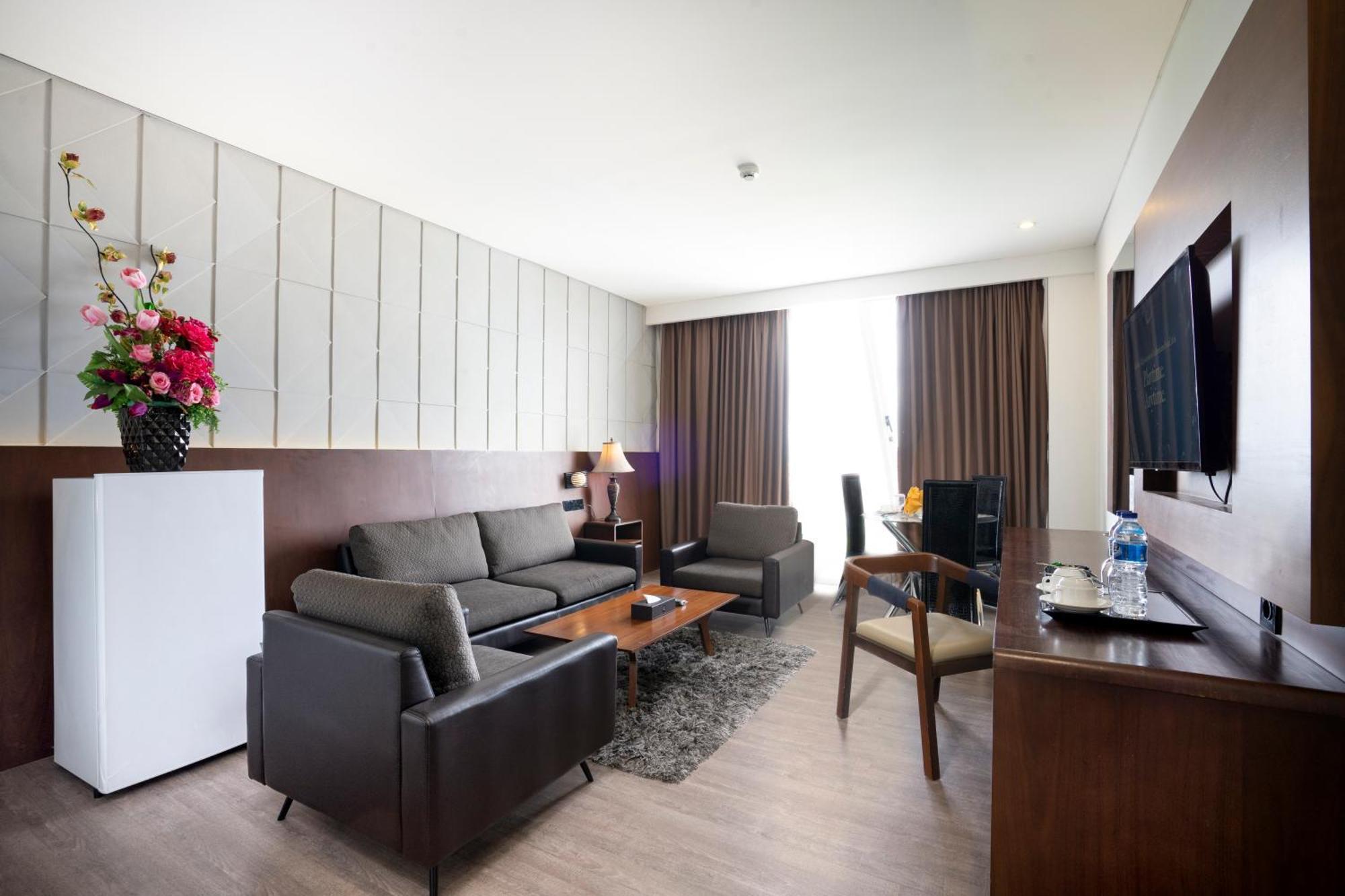 Golden Tulip Hotel 4*